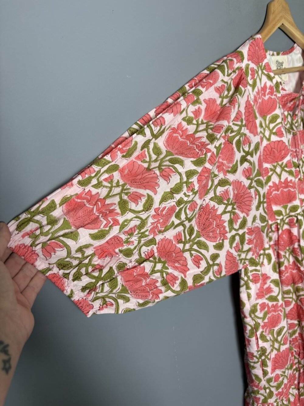 NWT RIVER GODDESS Womens M/L Neera Maxi Dress in Lotus Floral Print - Picture 4 of 9